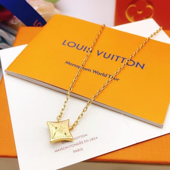 Louis Vuitton Gold Star Necklace - Picture 3 of 6